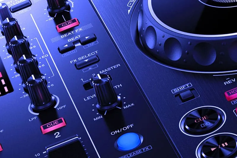 Close Up Photo of the Pioneer DDJ 400