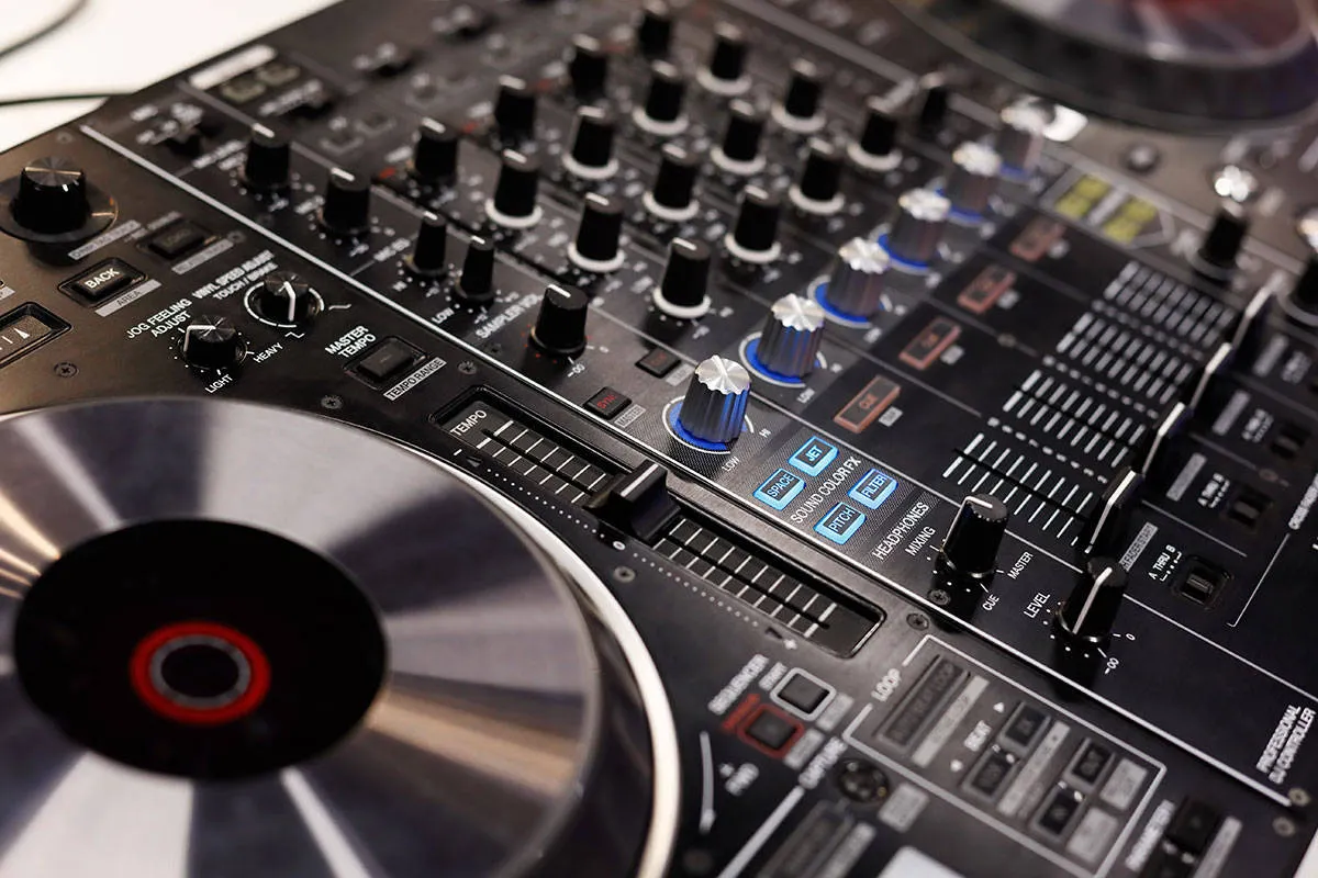 How To Choose DJ Equipment For Beginners