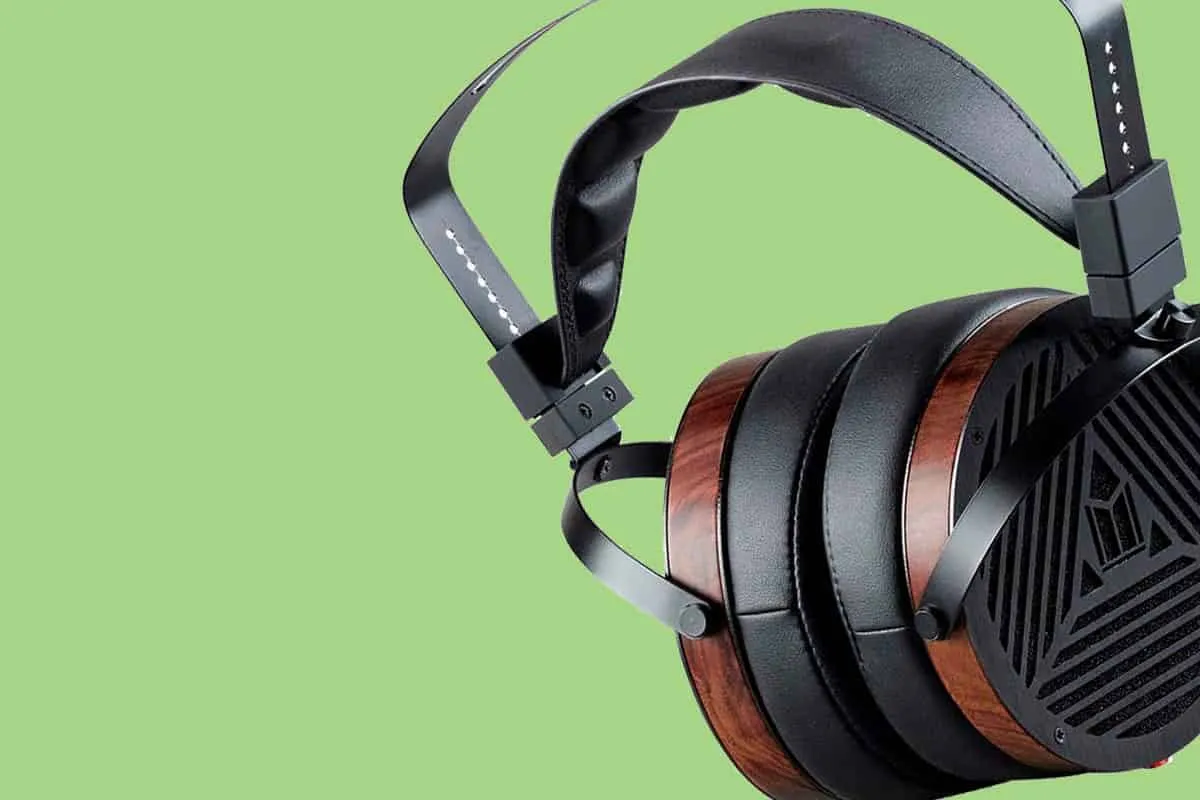 Monolith M1060 Review [2026] - Big, Bold & Affordable