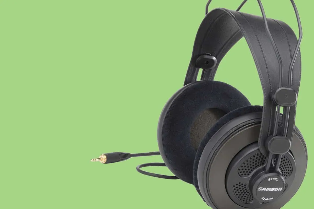 Samson SR850 Review [2026] - Revealing And Affordable Cans
