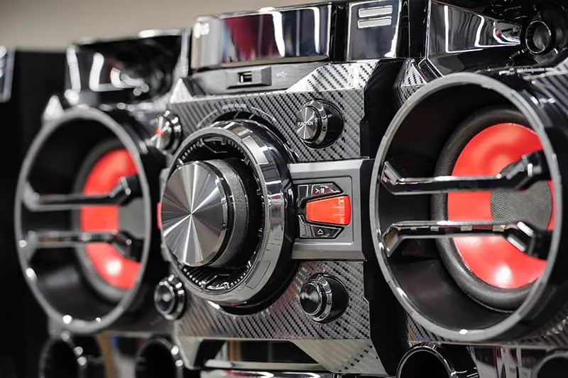 Photo of a Hi-Fi system.